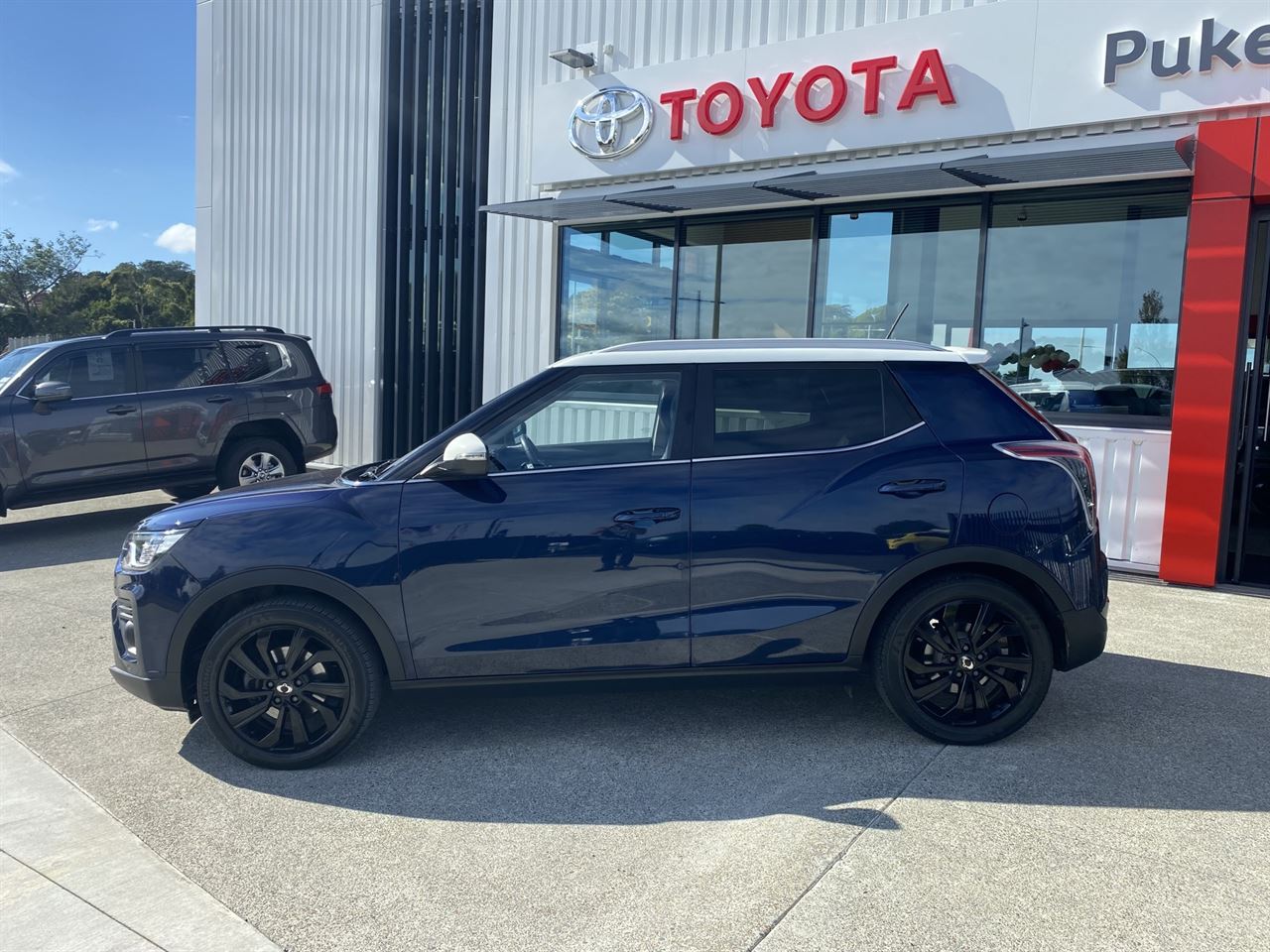 Vehicle image 2