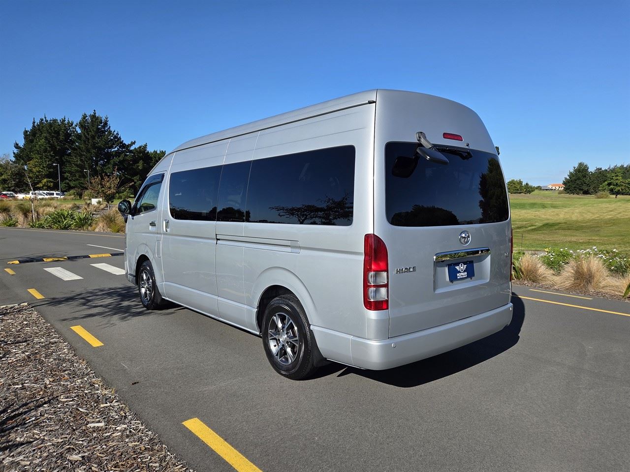 Vehicle image 5