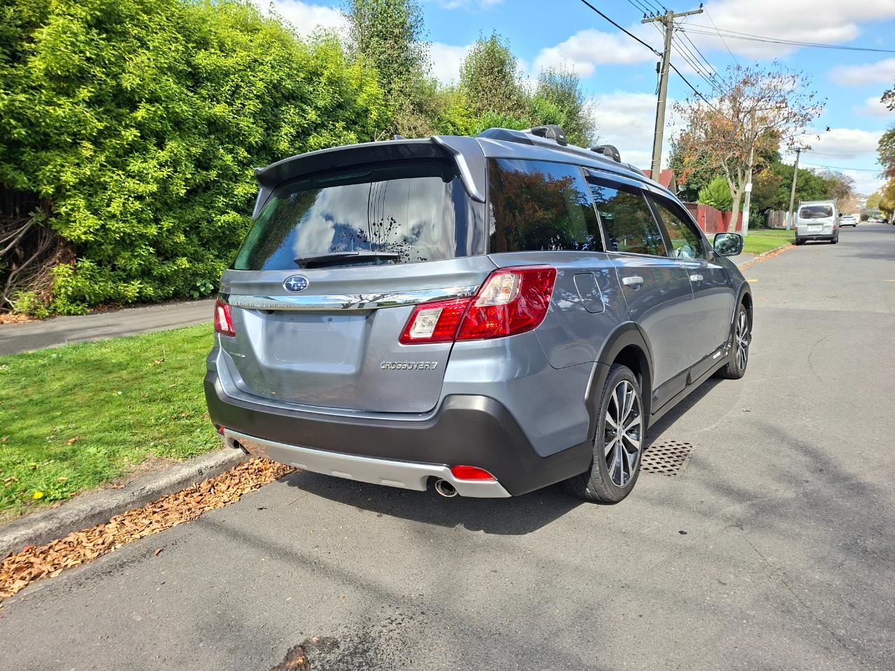 Vehicle image 3