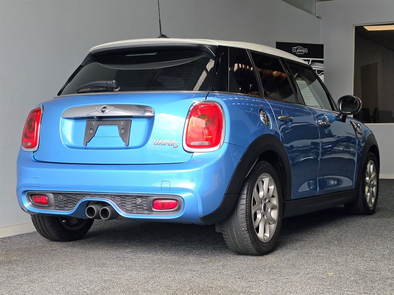 Vehicle image 2