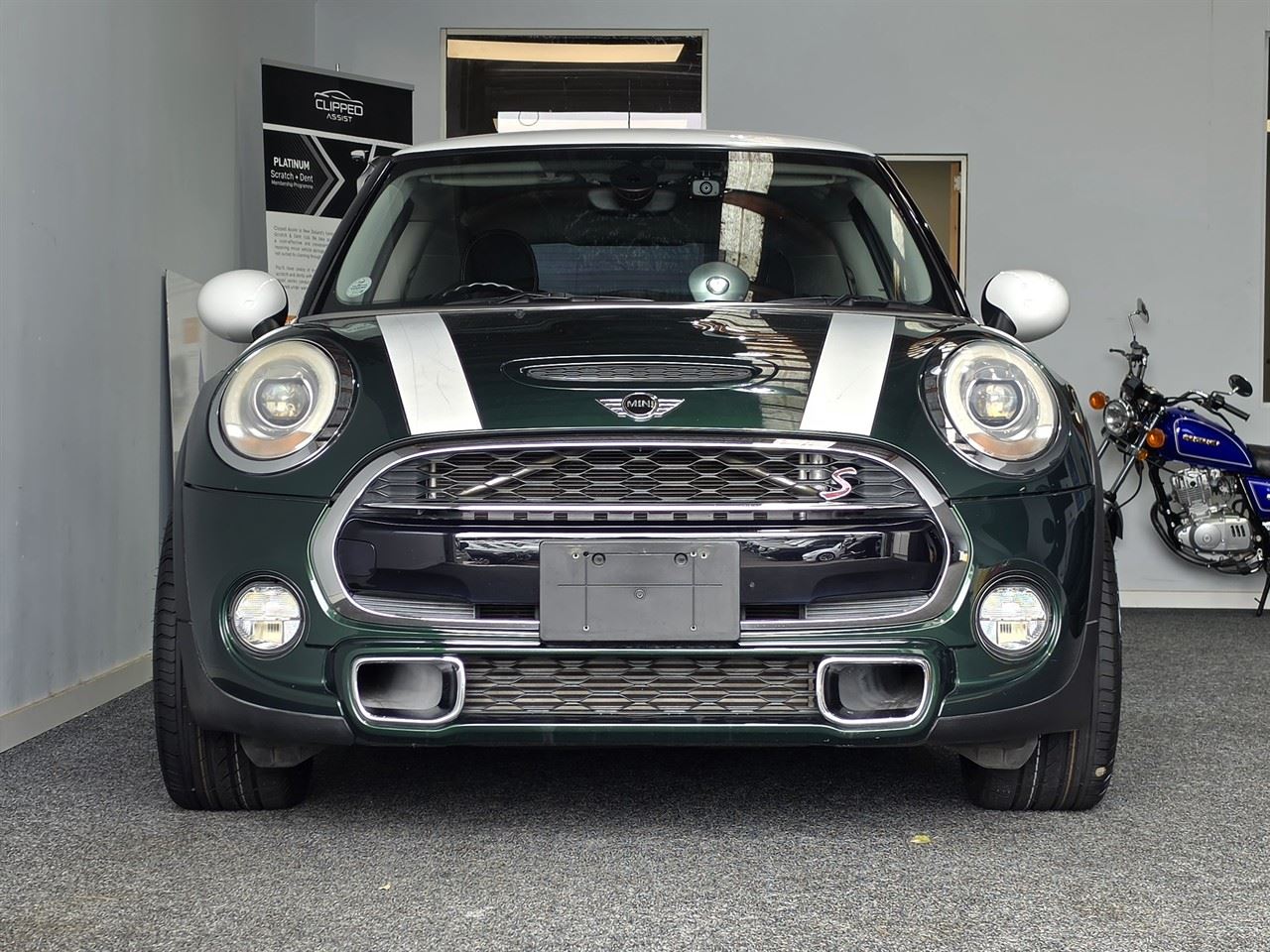 Vehicle image 5
