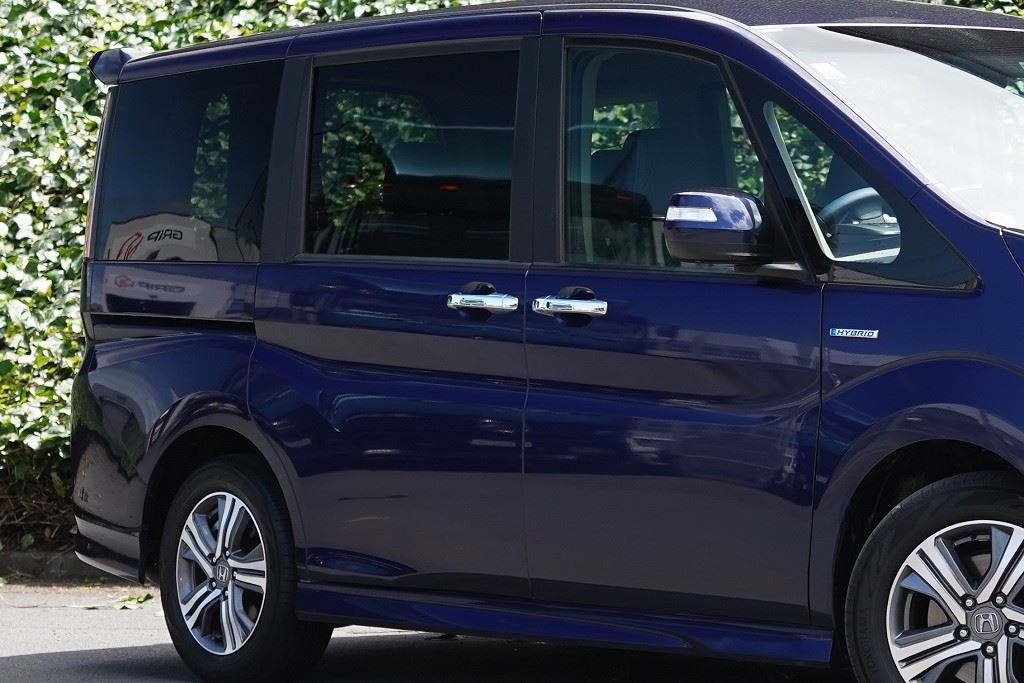 Vehicle image 4