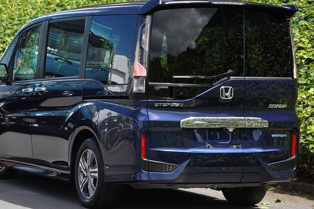 Vehicle image 4