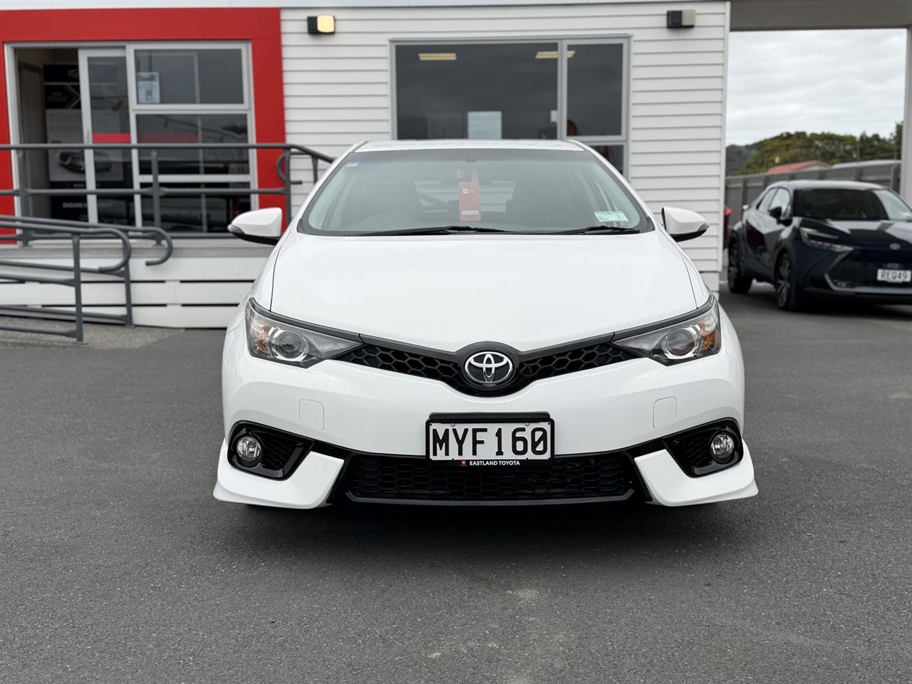 Vehicle image 3