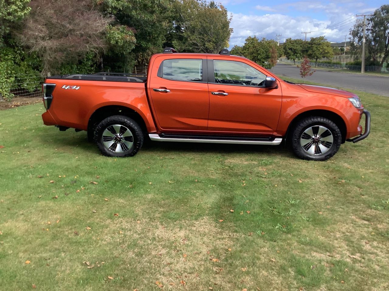 Vehicle image 4