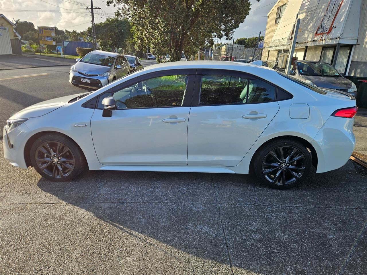Vehicle image 4