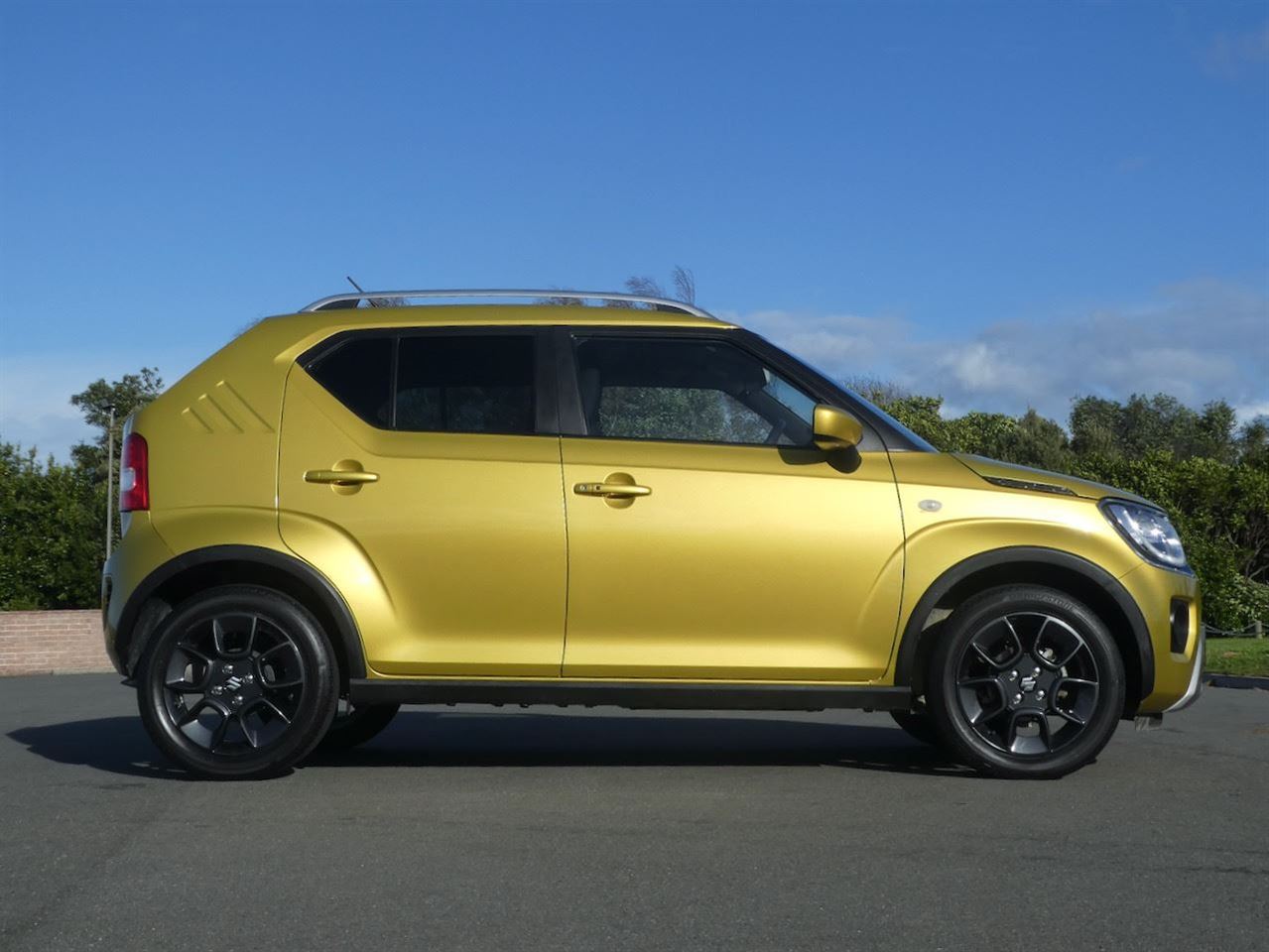 Vehicle image 4