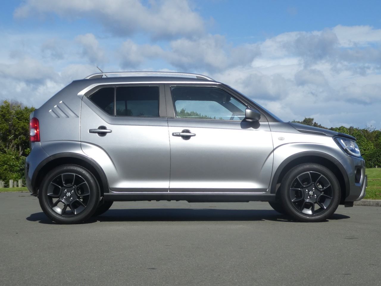 Vehicle image 4