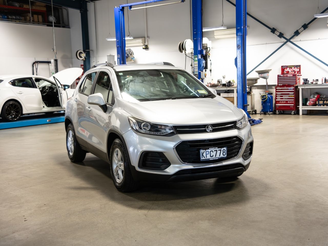 Vehicle image 4