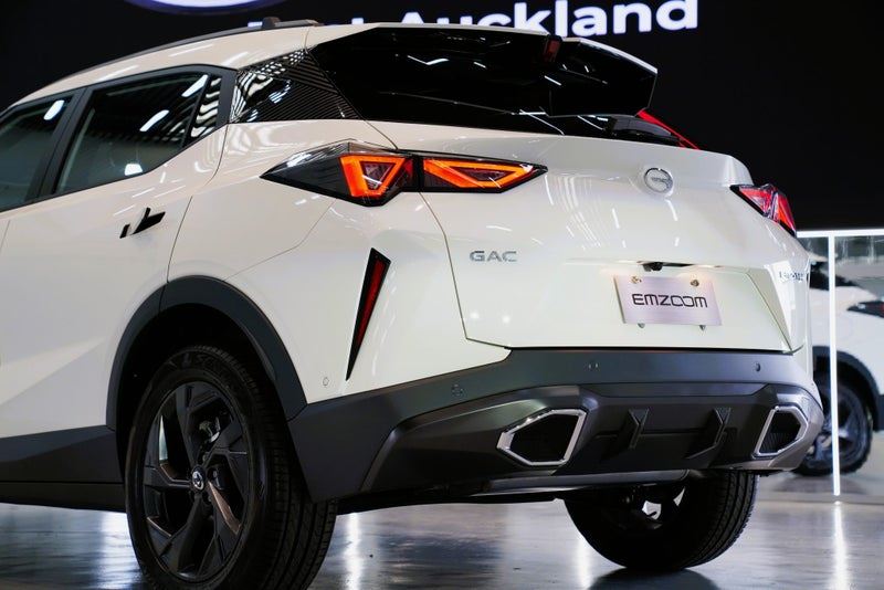 Vehicle image 5
