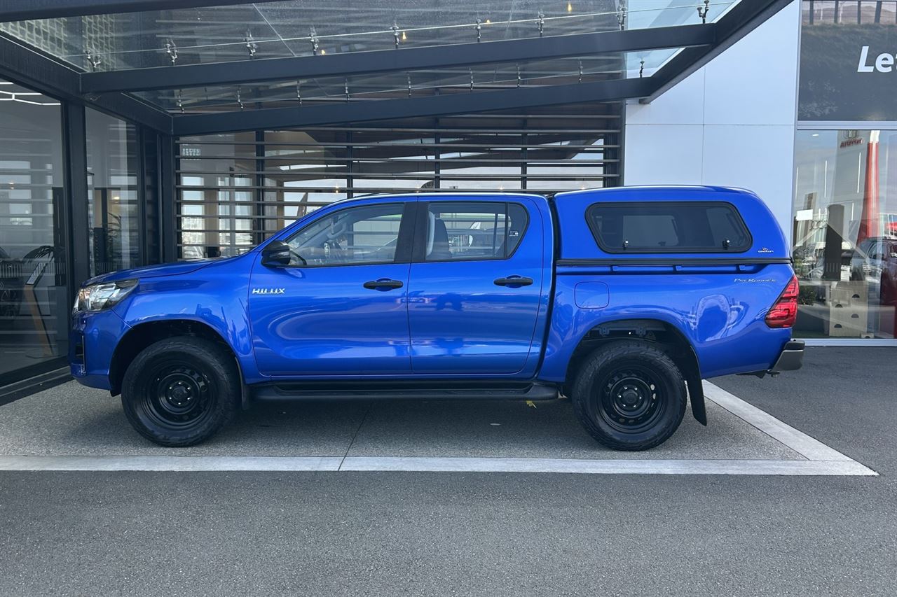 Vehicle image 3