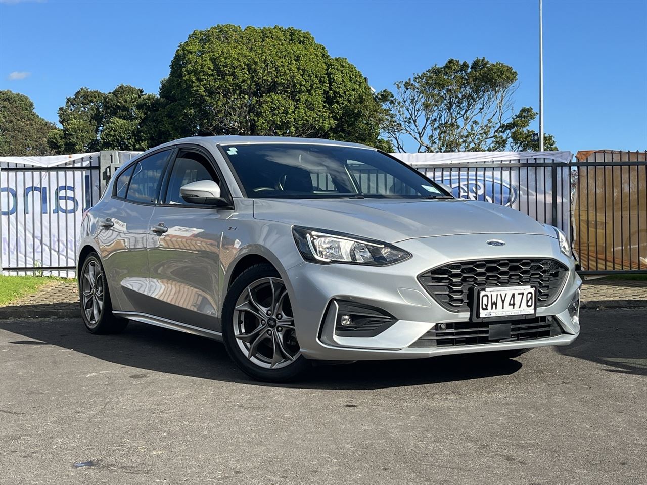 Vehicle image 5