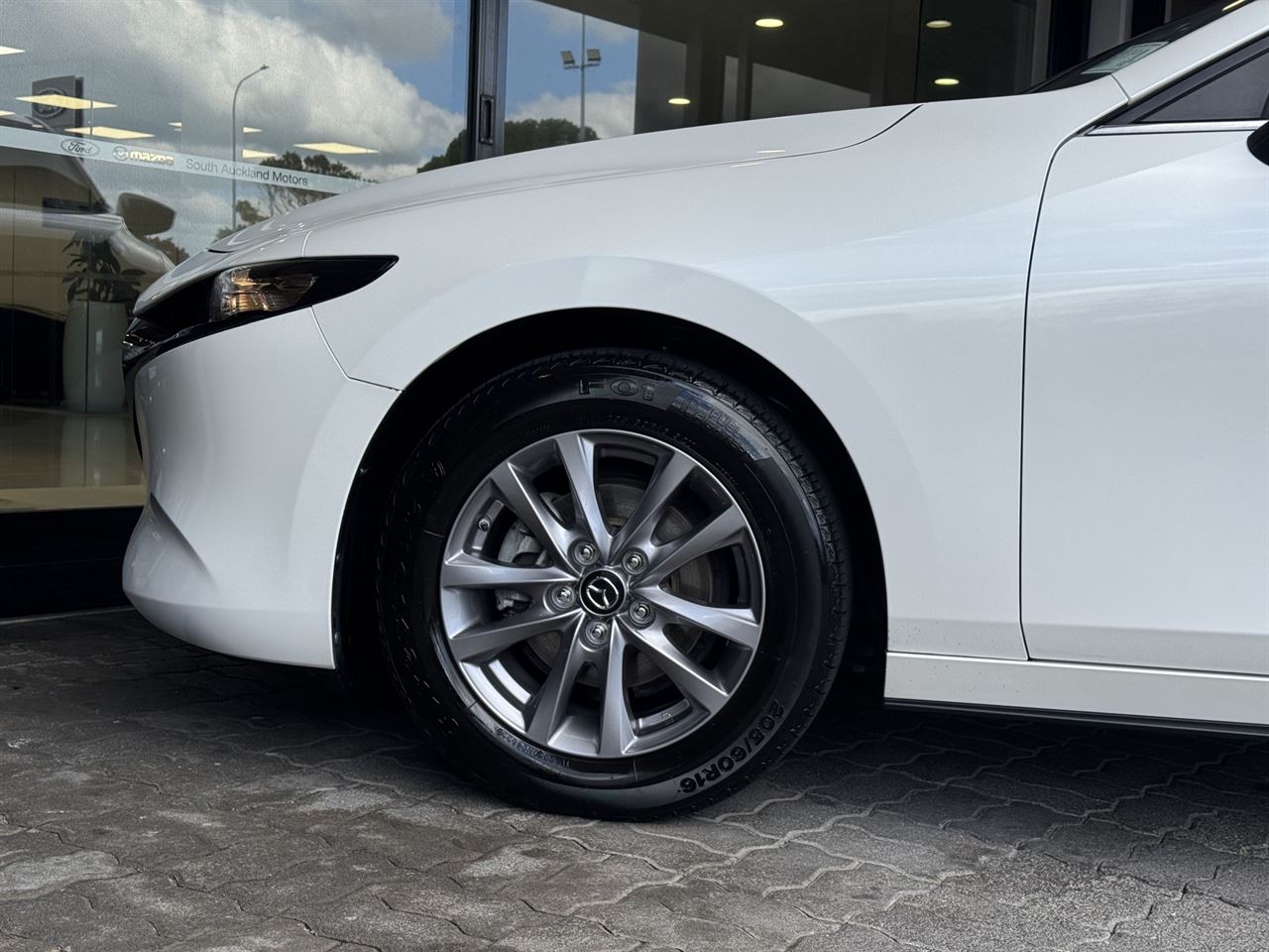 Vehicle image 3