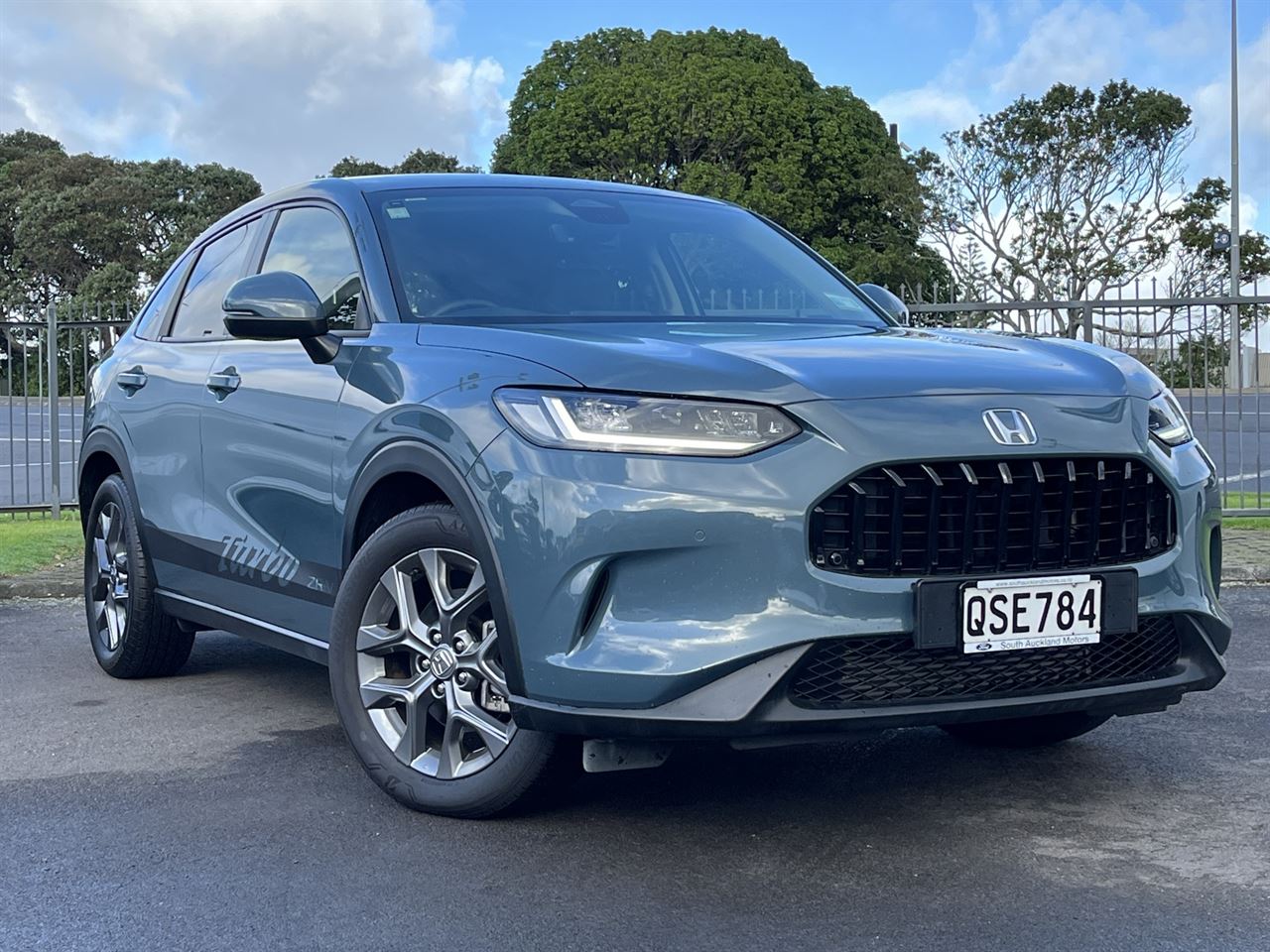Vehicle image 3