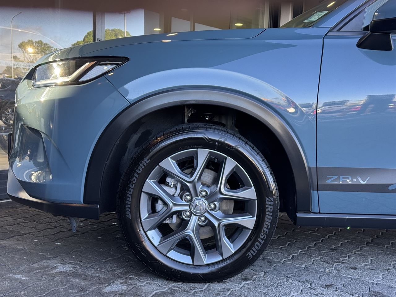 Vehicle image 5