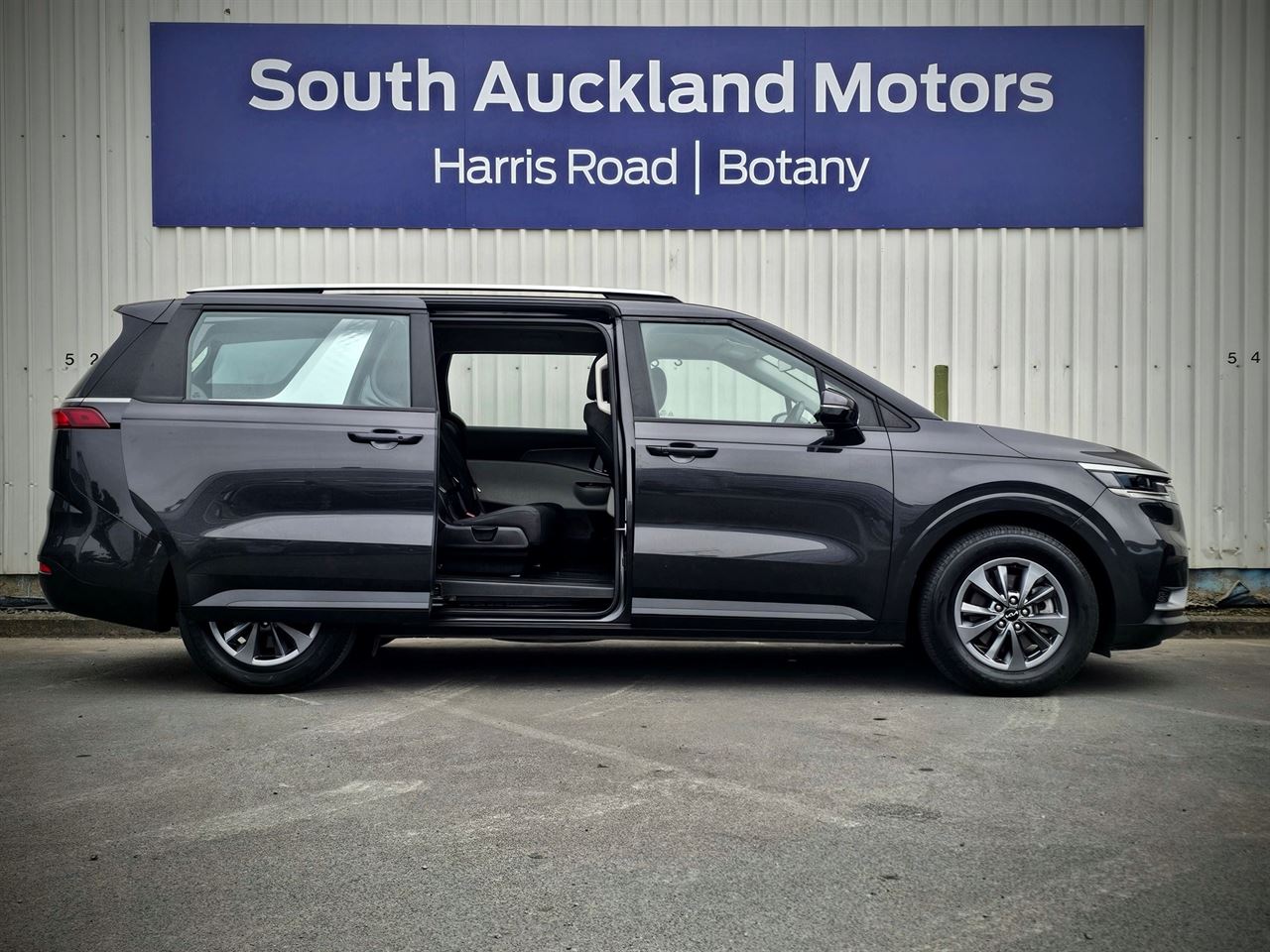 Vehicle image 3