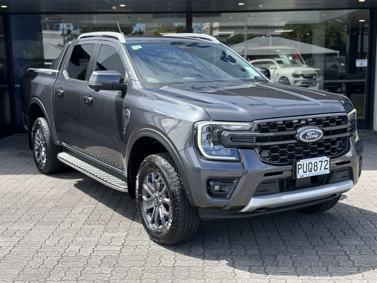 Vehicle image 5