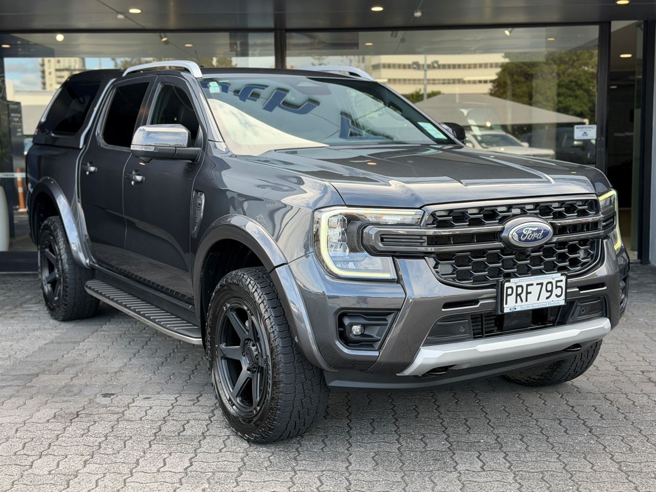 Vehicle image 5