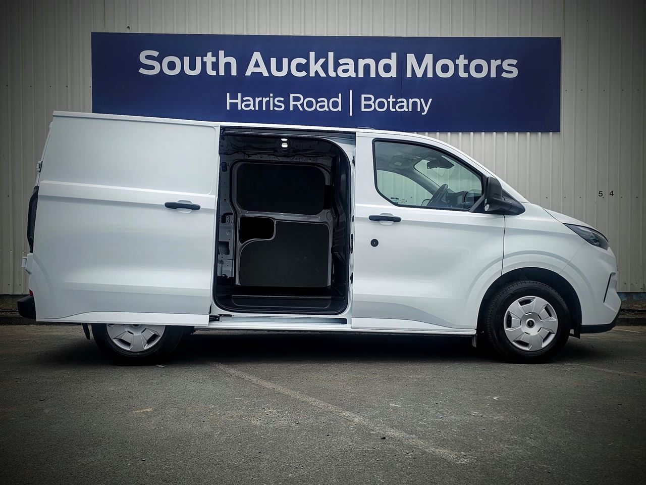 Vehicle image 3