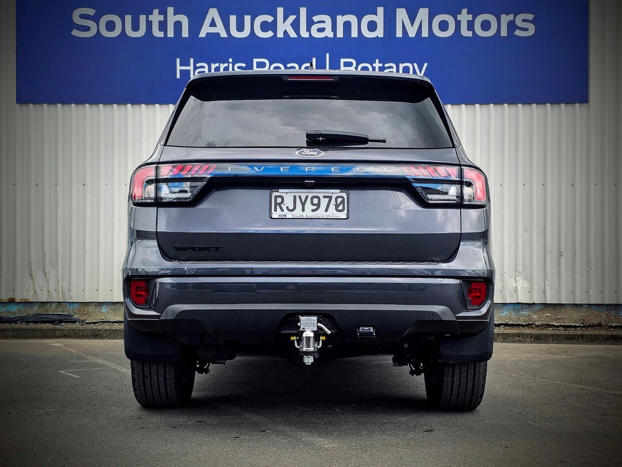 Vehicle image 5