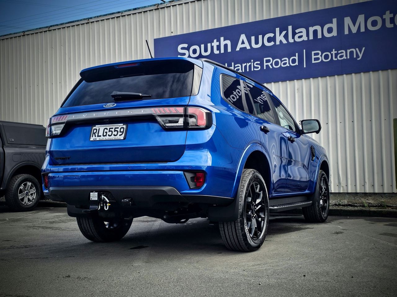 Vehicle image 3