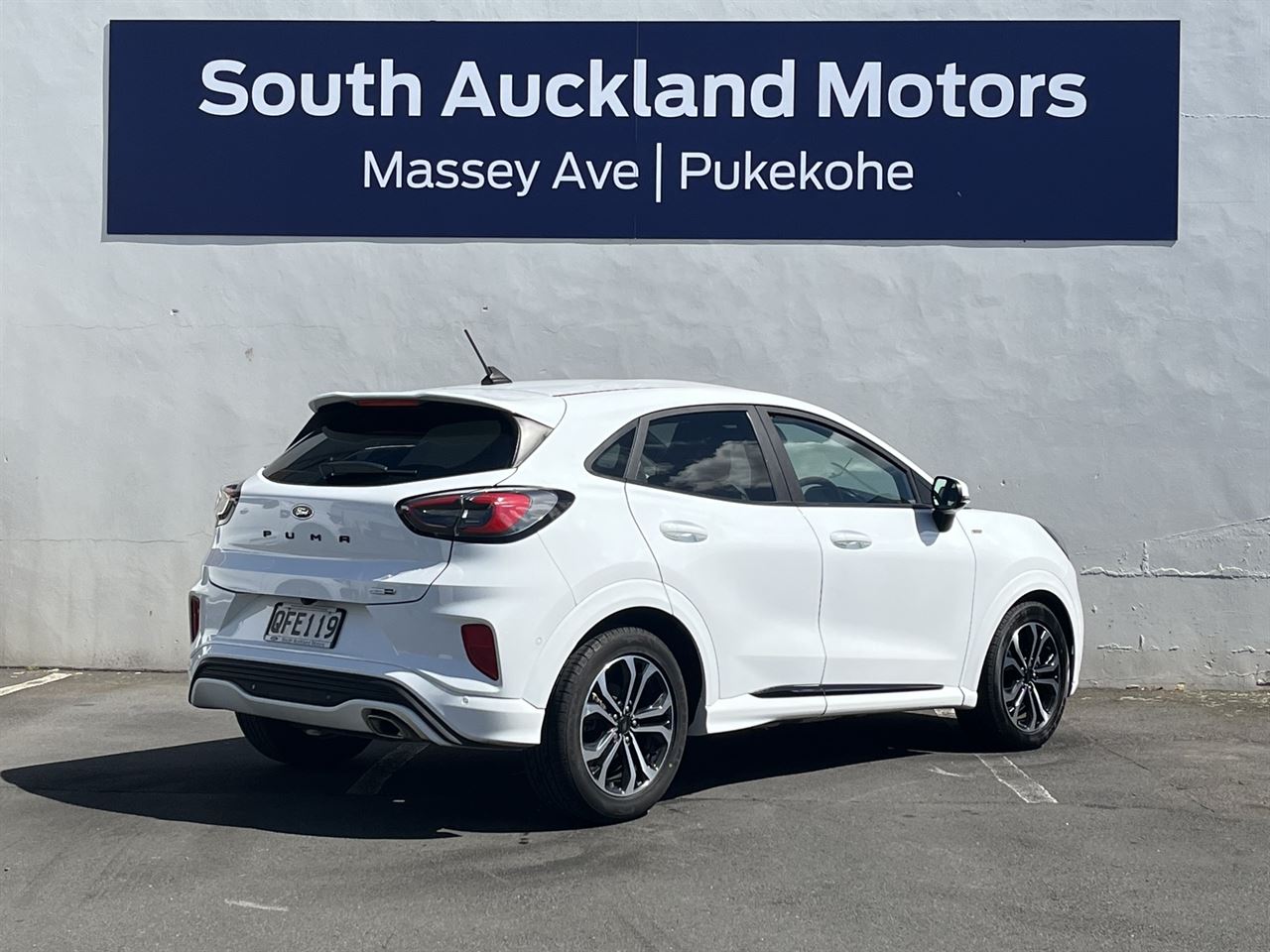 Vehicle image 5