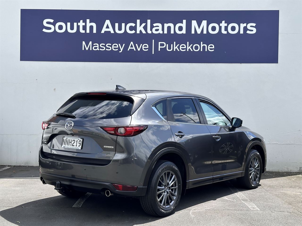 Vehicle image 5
