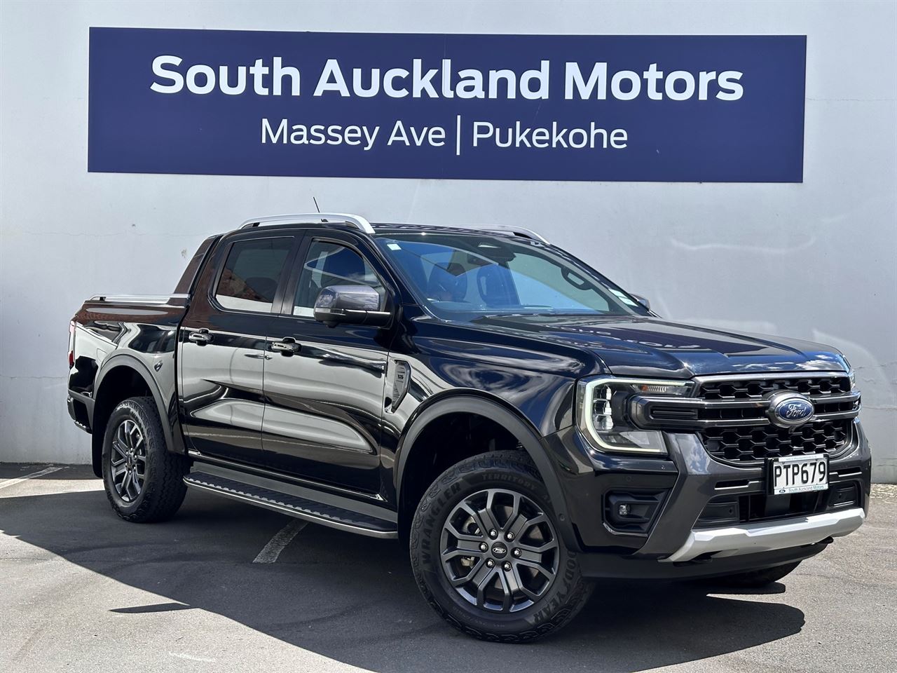 Vehicle image 3