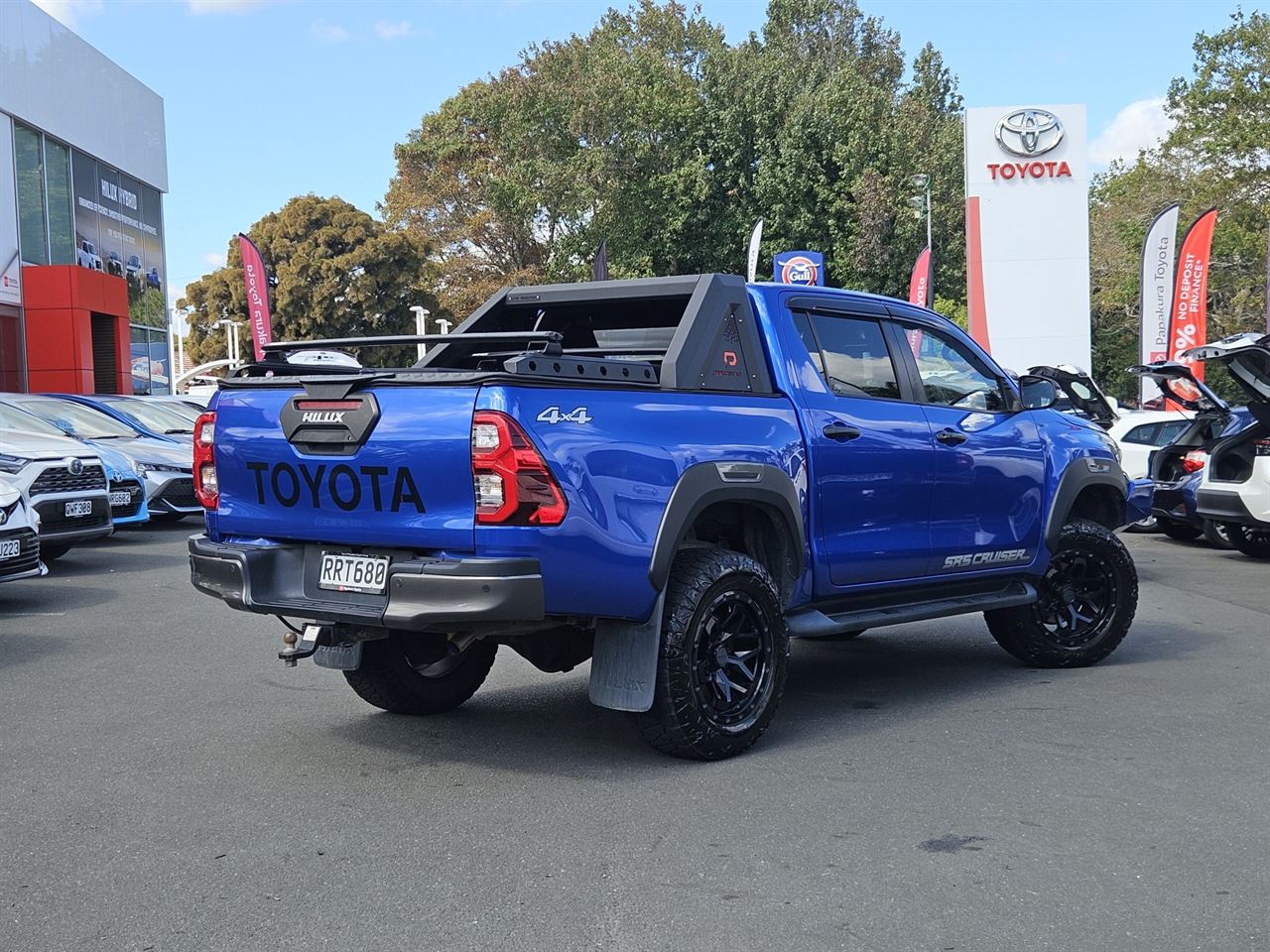 Vehicle image 3