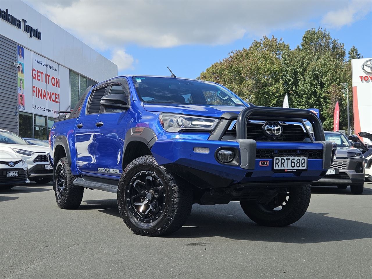 Vehicle image 5