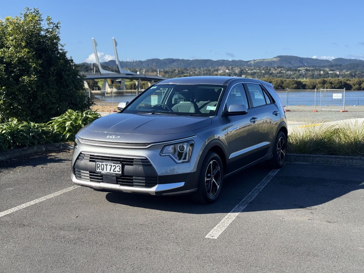 Vehicle image 3