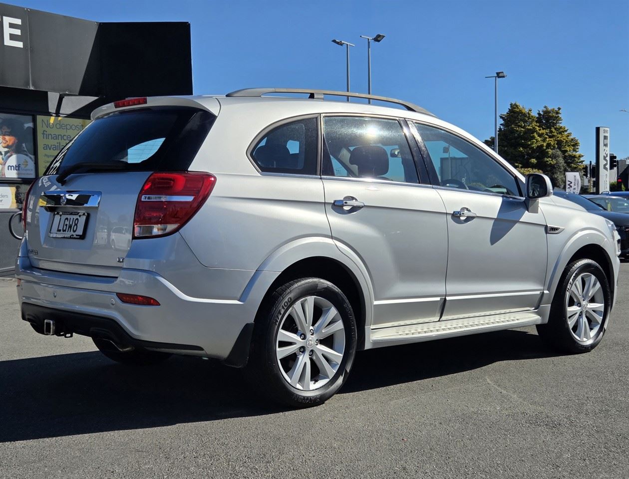 Vehicle image 3