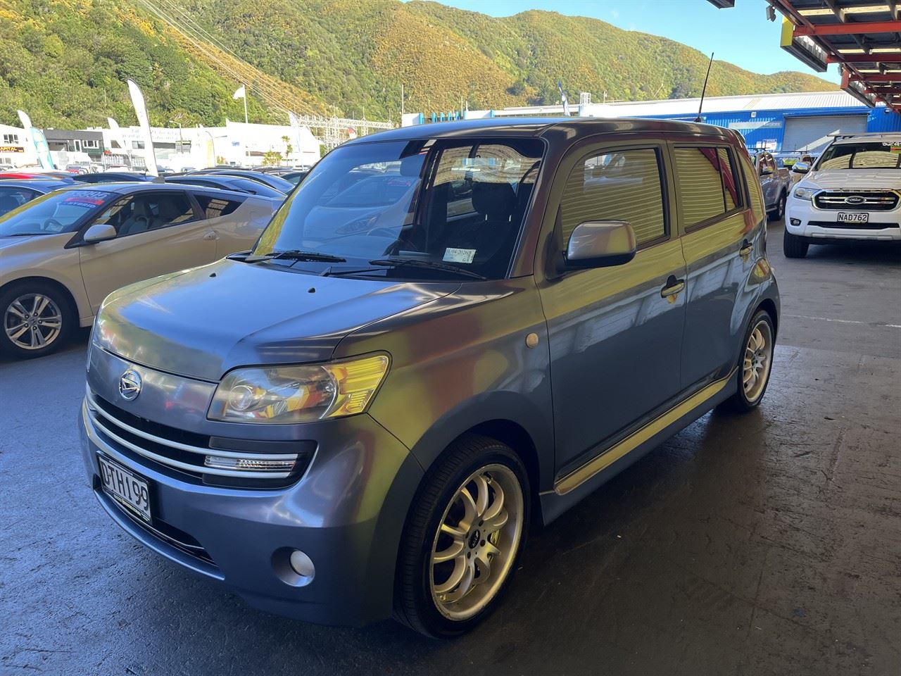 Vehicle image 3