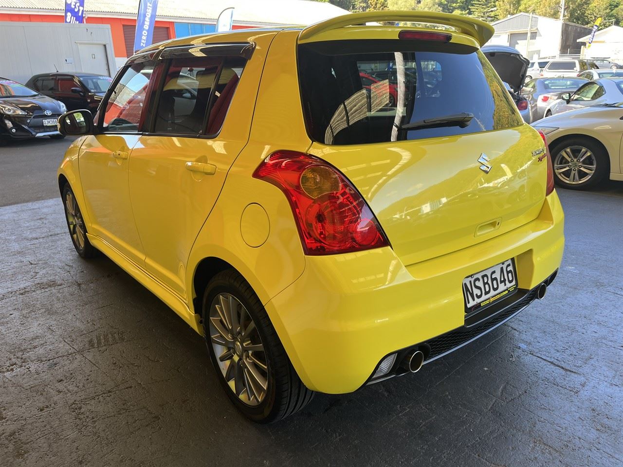 Vehicle image 4