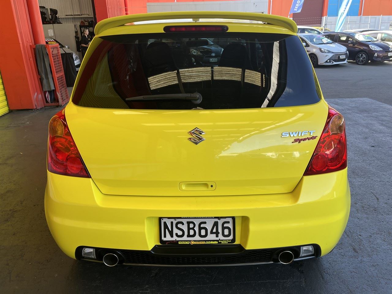 Vehicle image 5