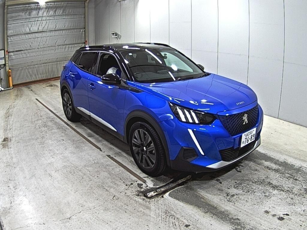 Vehicle image 3