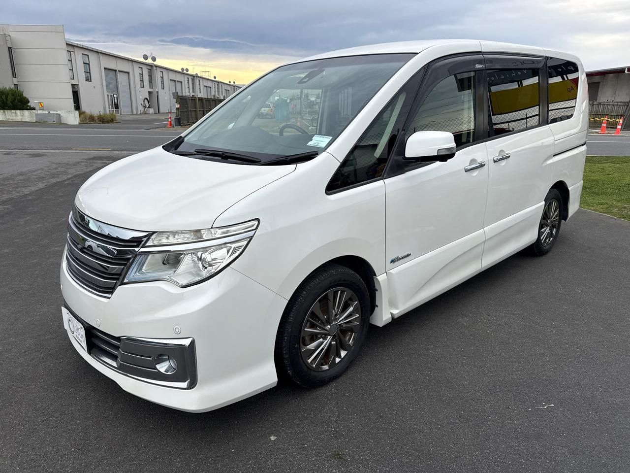 Vehicle image 4