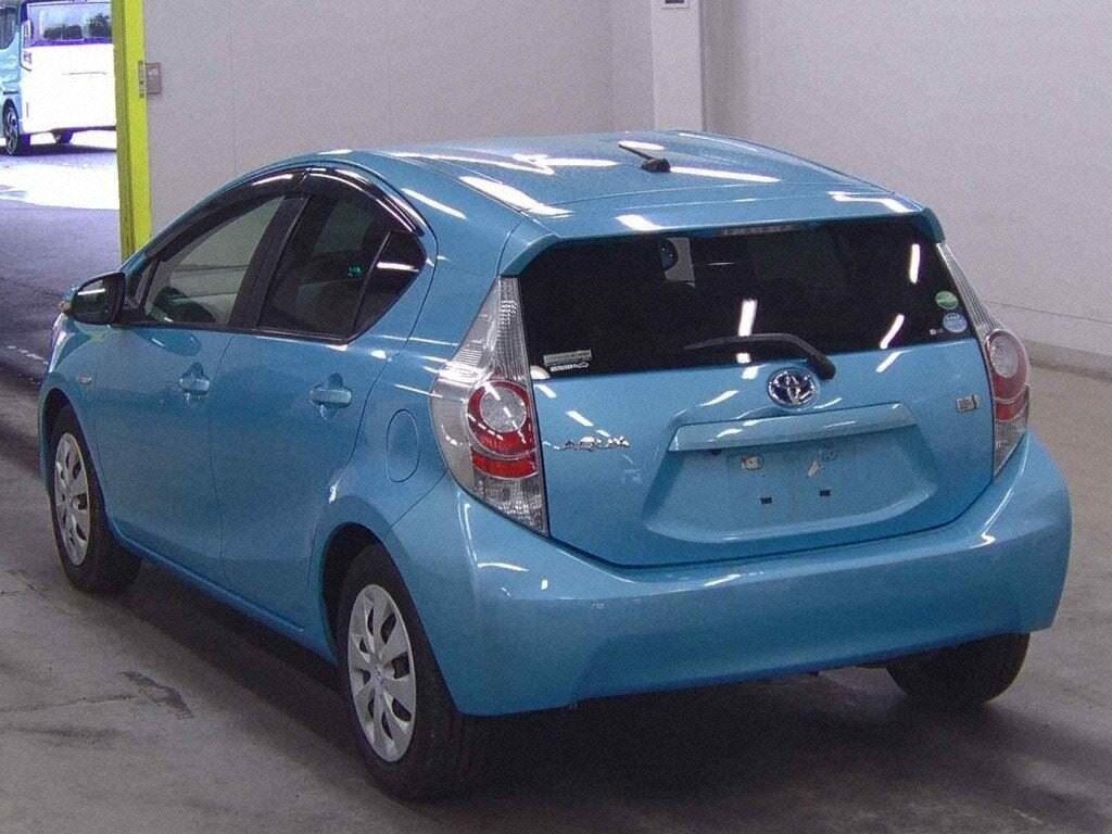 Vehicle image 3