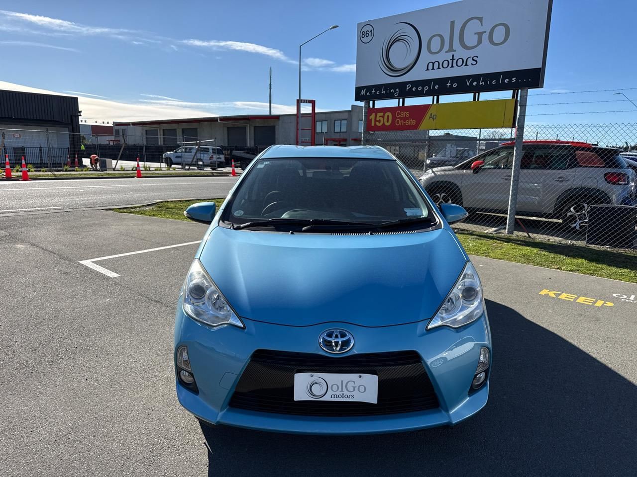Vehicle image 3