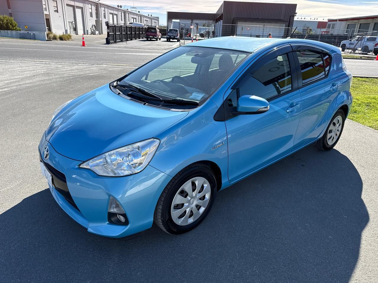 Vehicle image 4