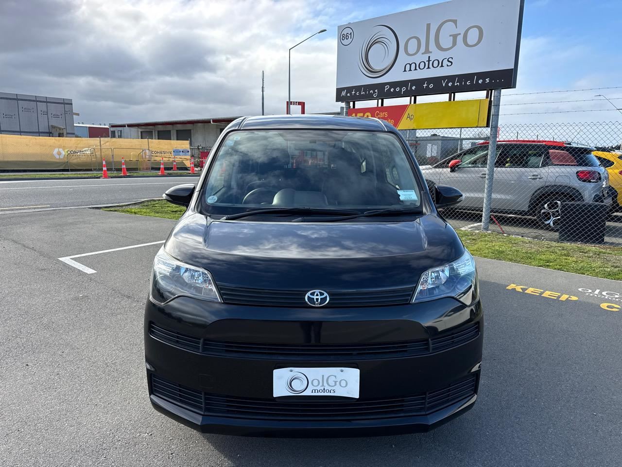 Vehicle image 3