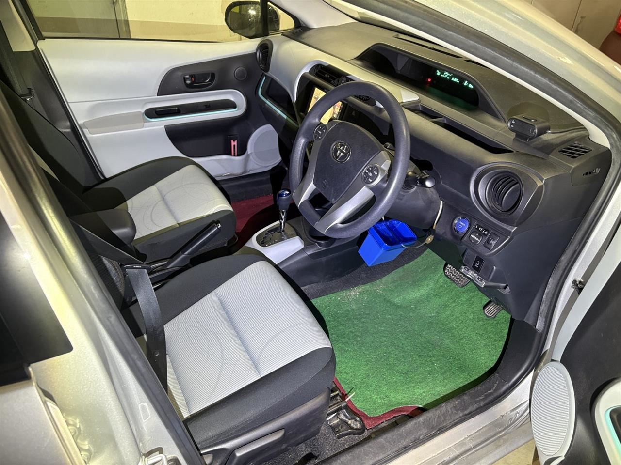 Vehicle image 3