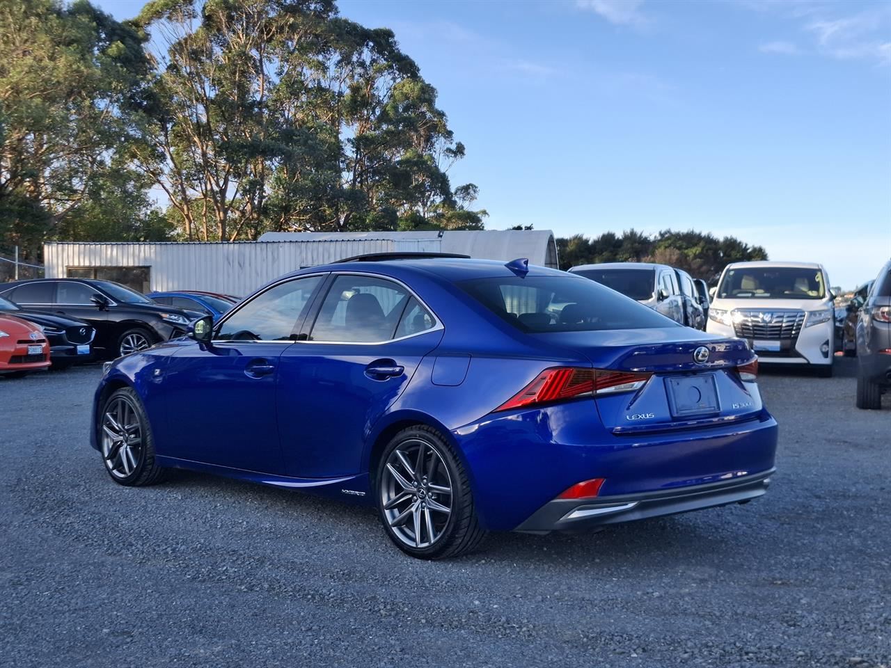 Vehicle image 5