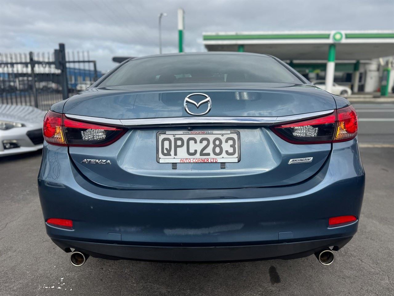 Vehicle image 3
