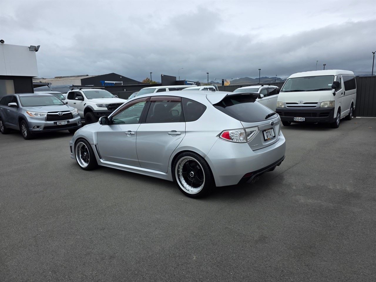 Vehicle image 4