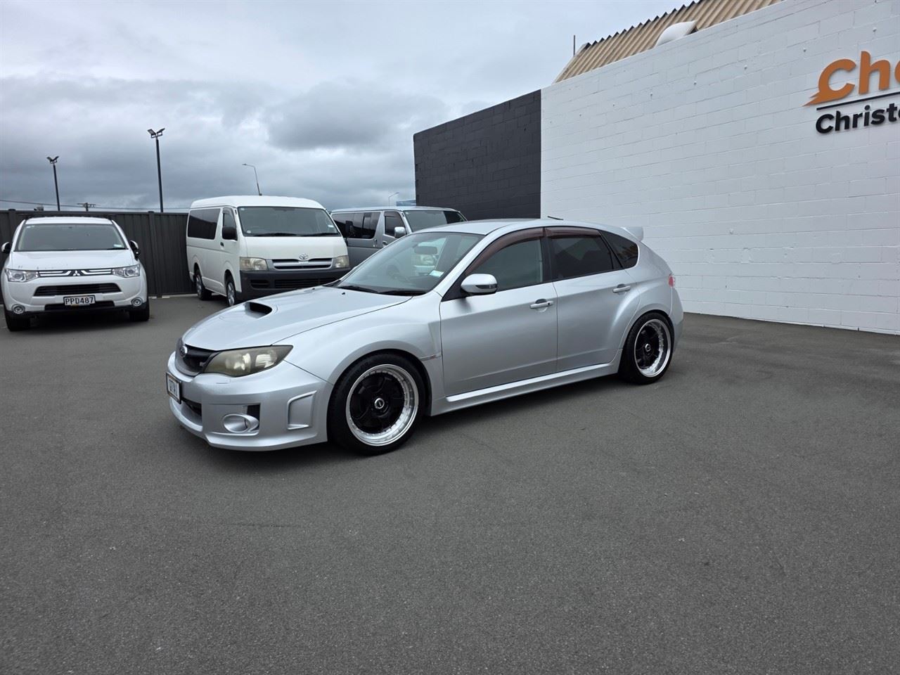 Vehicle image 5