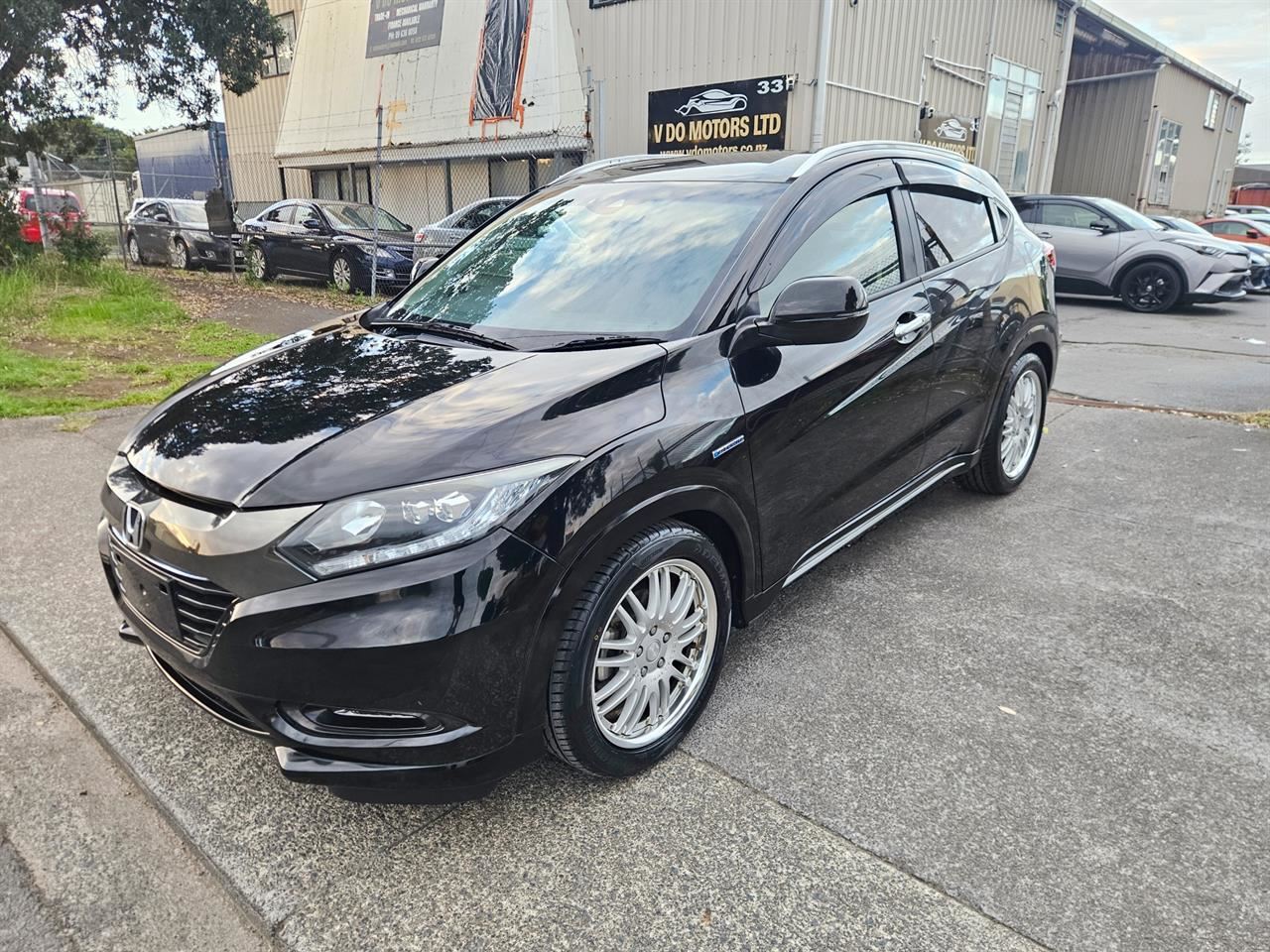 Vehicle image 3