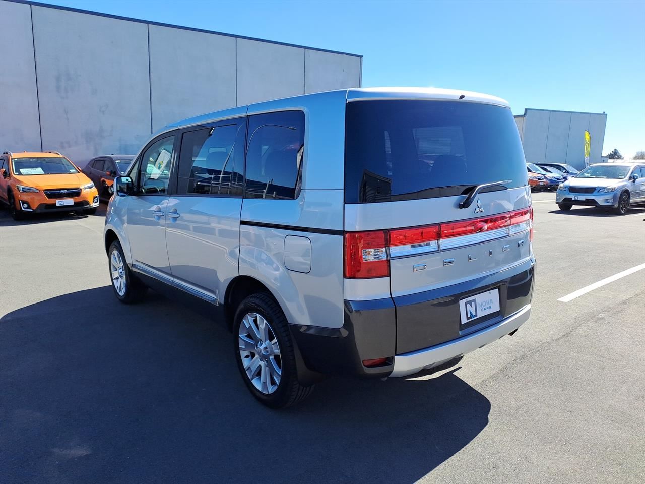 Vehicle image 5