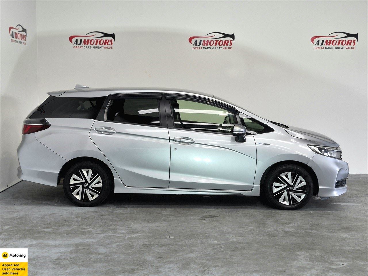 Vehicle image 3
