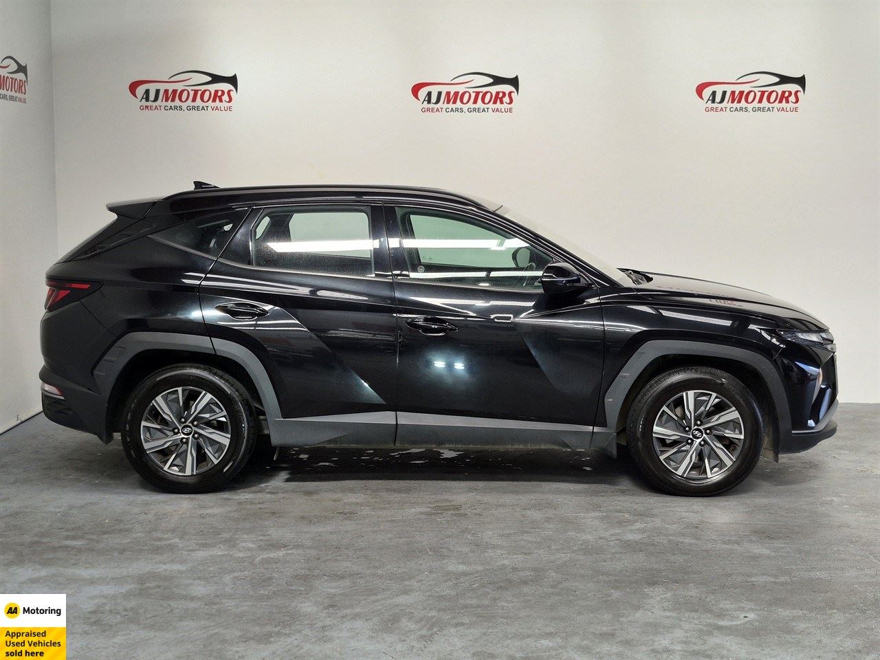 Vehicle image 3